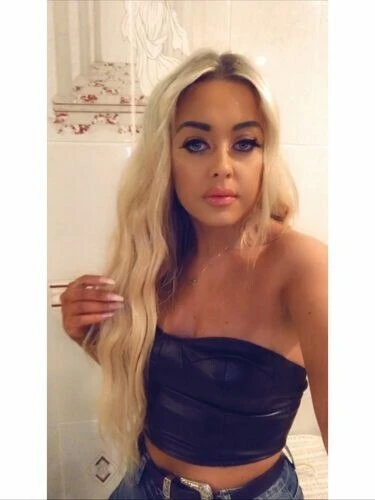 EducatedHottie Profile image 2