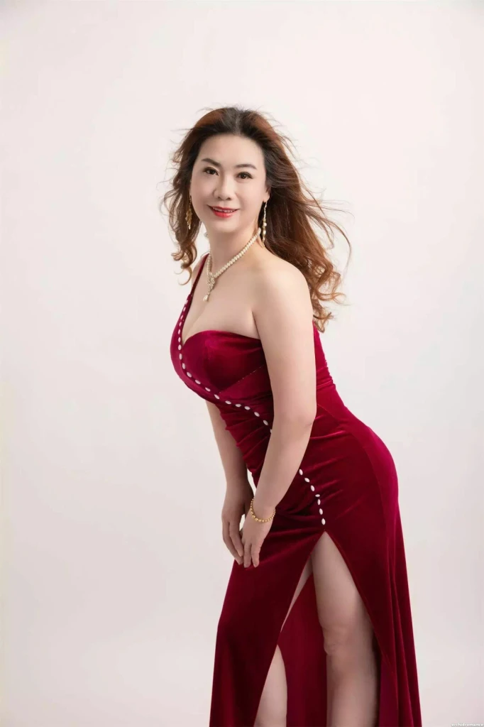 Qingxia Profile image 1