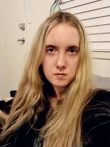 Emilyhandshake Profile image 3