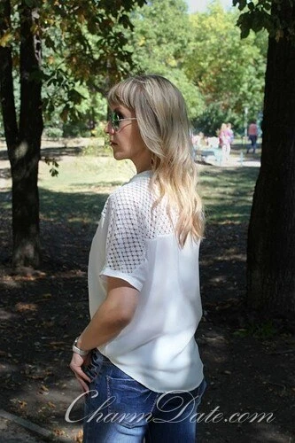 Larisa Profile image 3