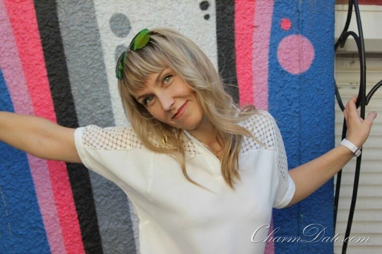 Larisa Profile image 1