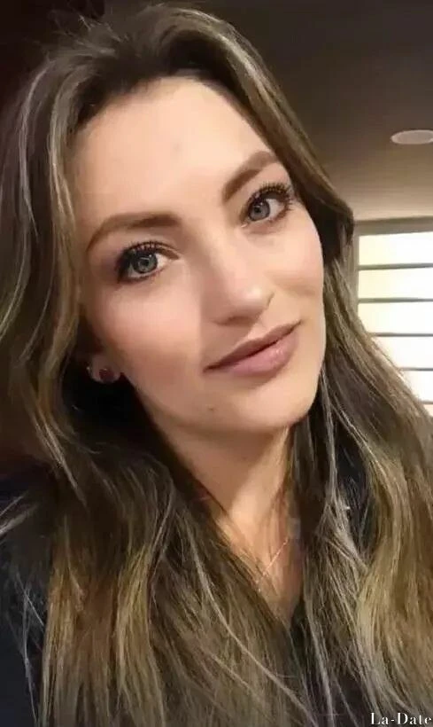 Nikole Profile image 1