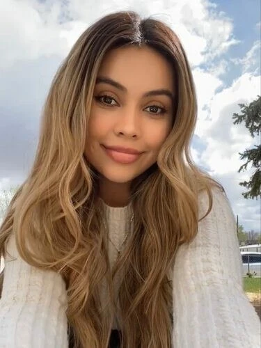 Valyria Profile image 1