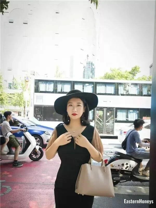 Yuanyuan Hu Profile image 1