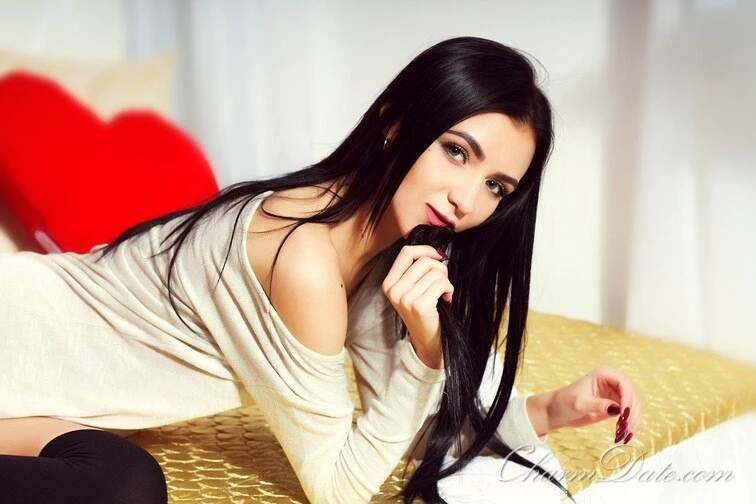 Inna Profile image 2