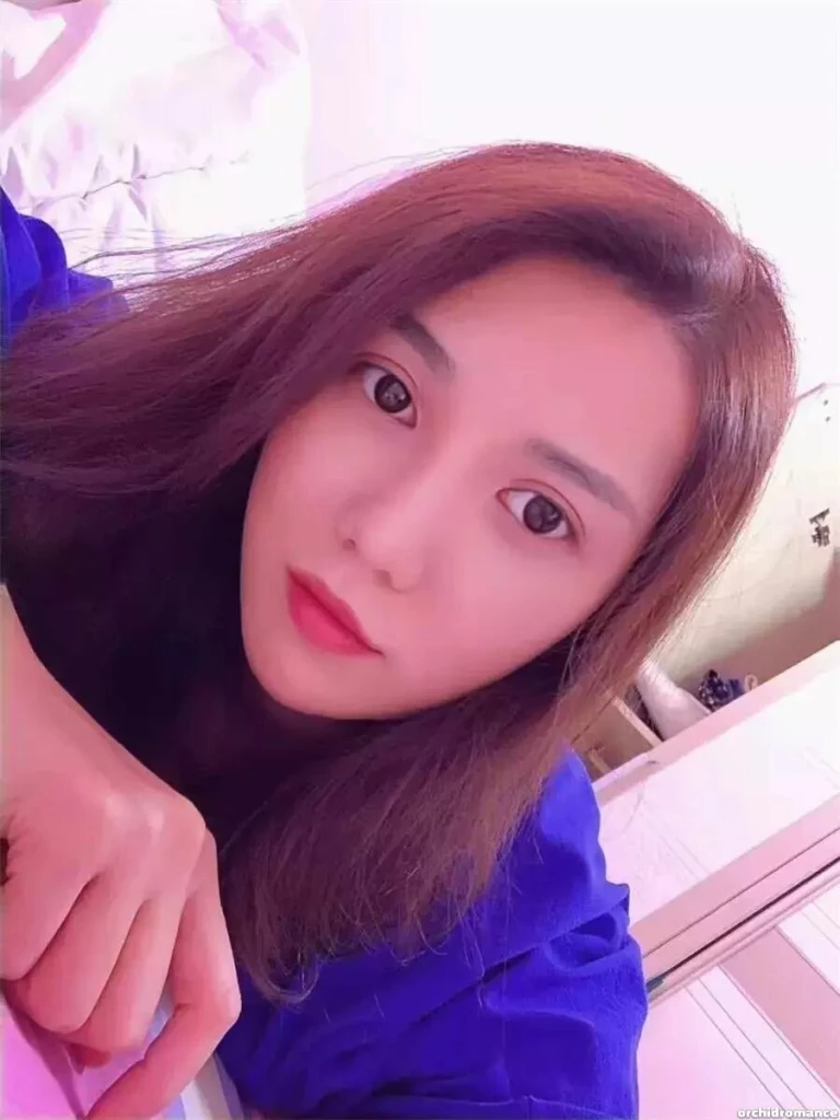 Tongtong Profile image 3