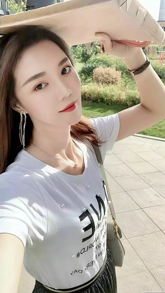 Tongtong Profile image 1