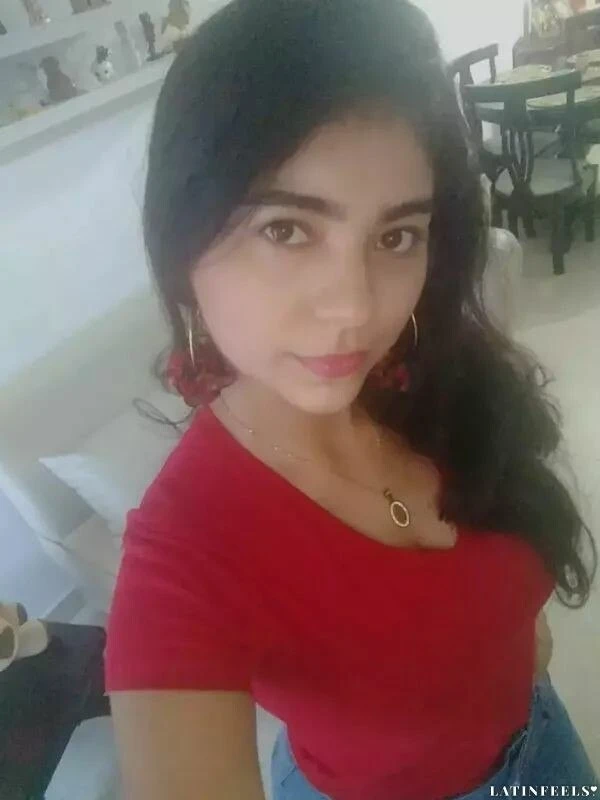 Valeria Profile image 4