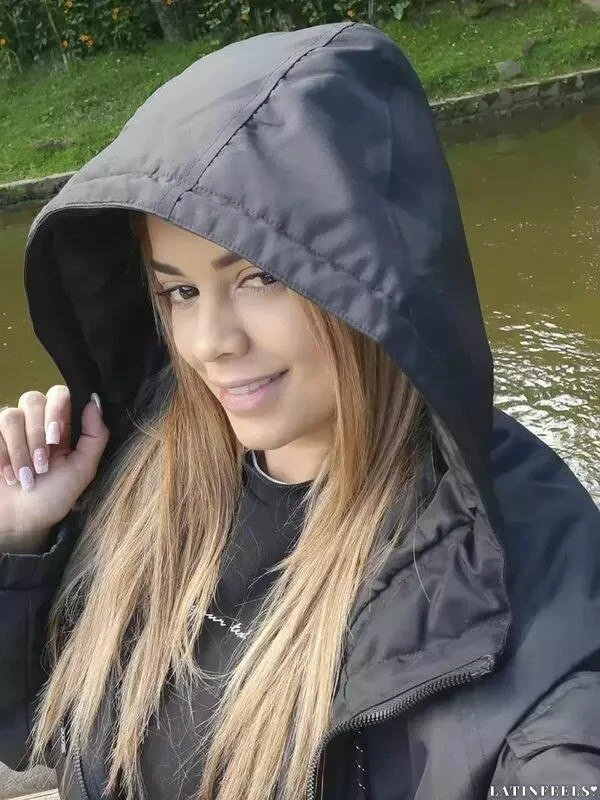 Fernanda Profile image 4