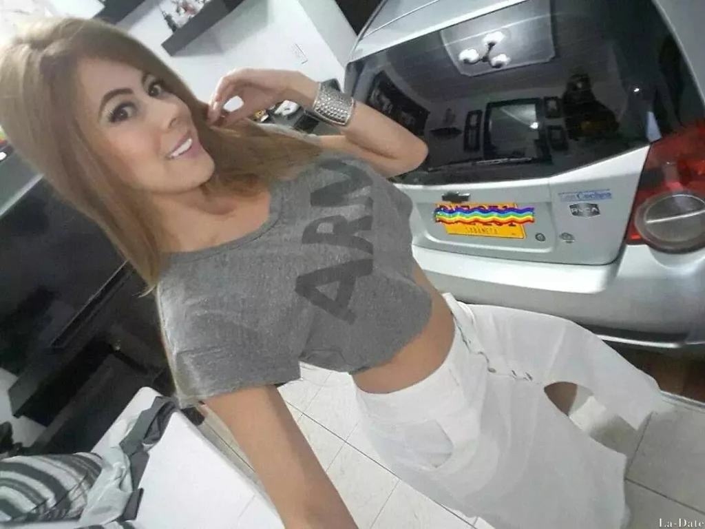 Paula Profile image 2