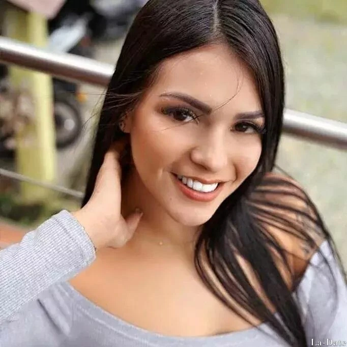 Andrea Profile image 2