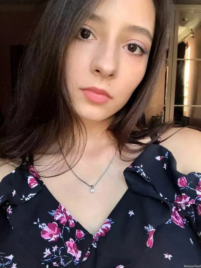 Dariia Profile image 3